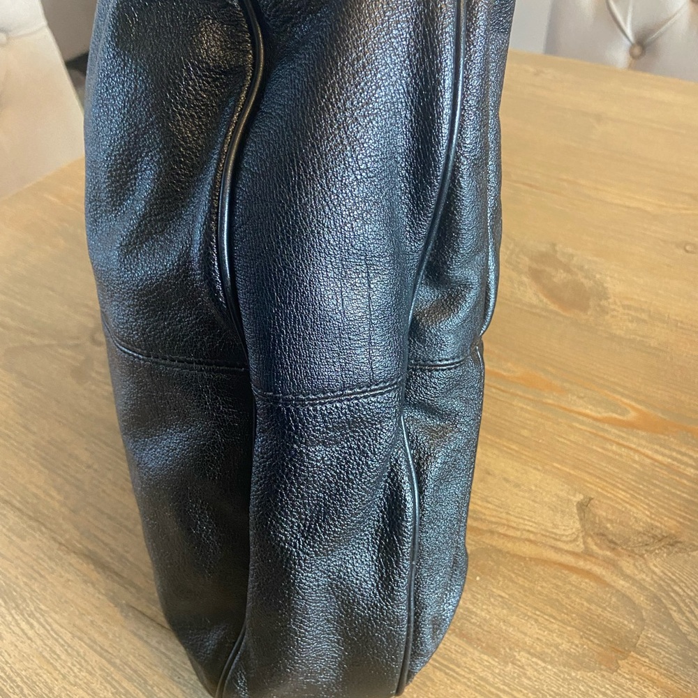 AUTHENTIC Burberry black pebbled leather hobo bag. Luxury like new - Picture 6 of 13